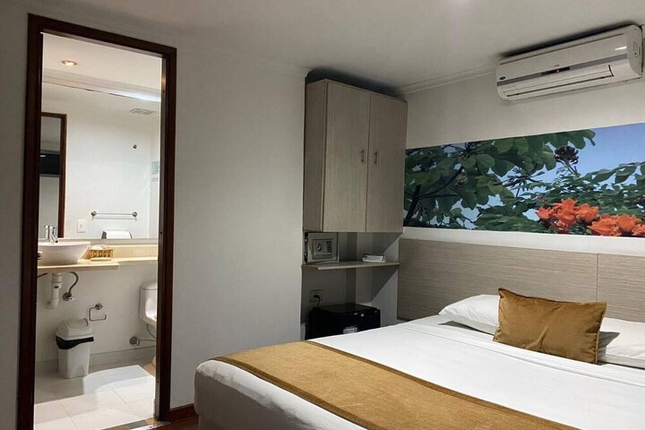 Room 21 of 43