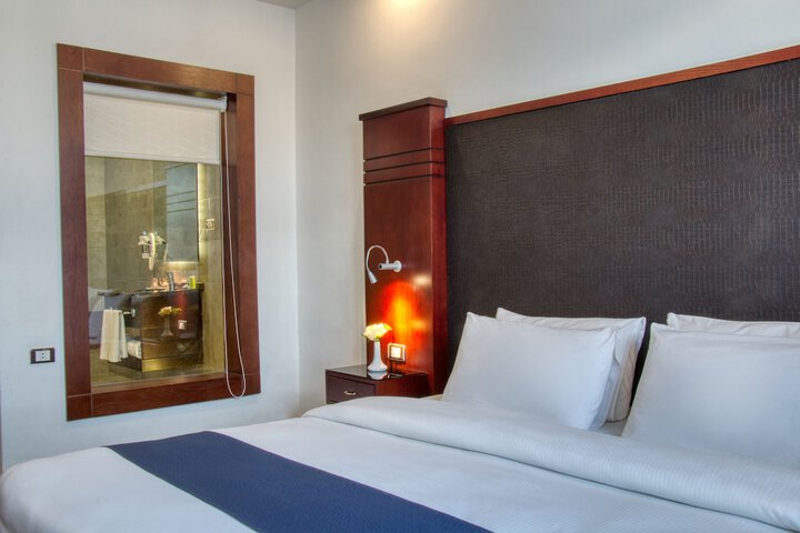Room 27 of 59