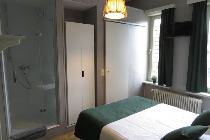 Room 19 of 27