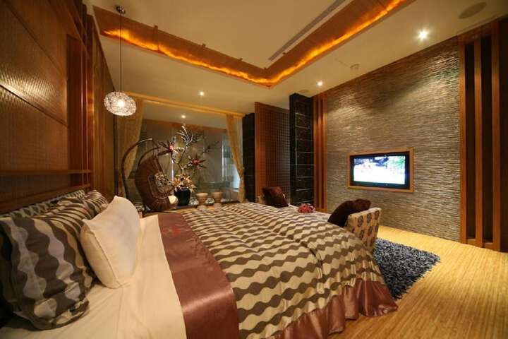 Room 21 of 49