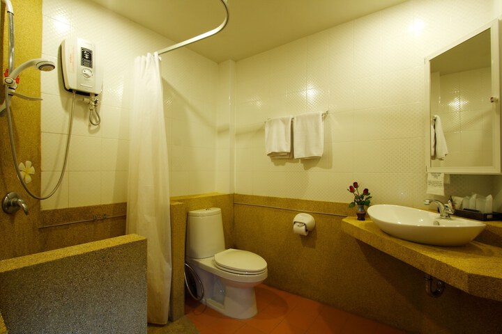 Room 7 of 11