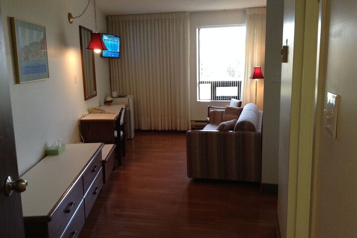 Room 15 of 34
