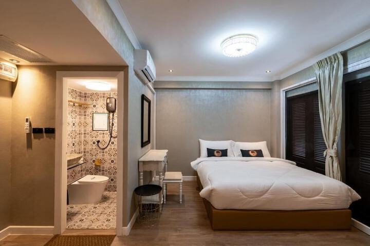 Room 18 of 40