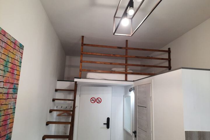 Room 121 of 159