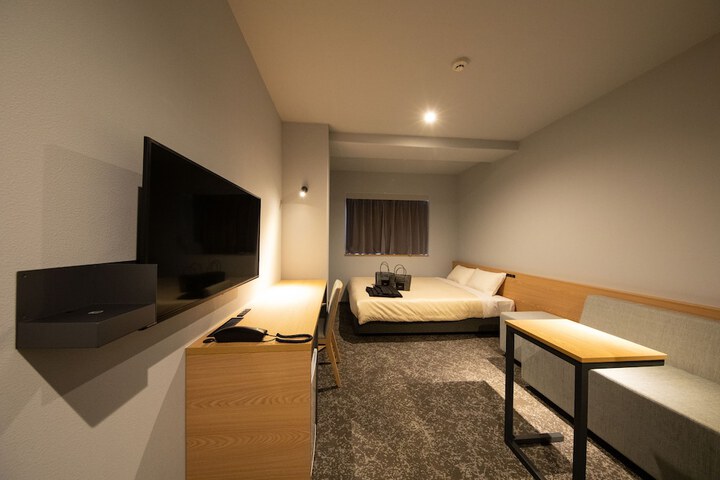 Room 10 of 61