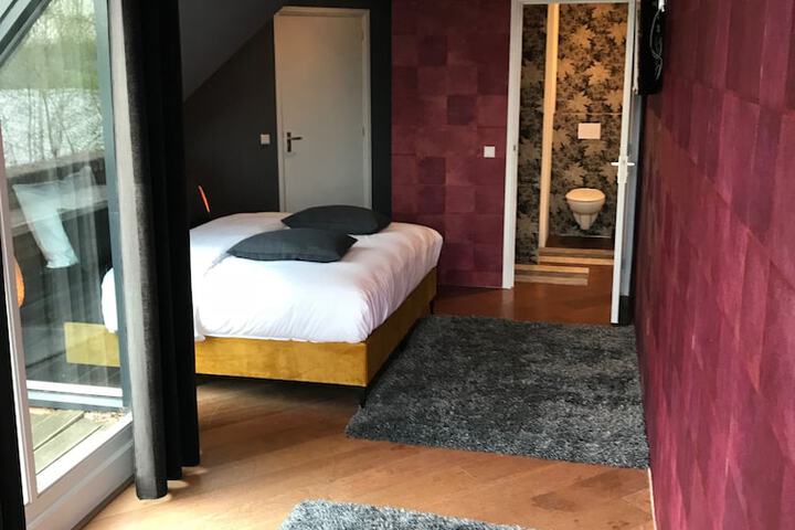 Room 7 of 54
