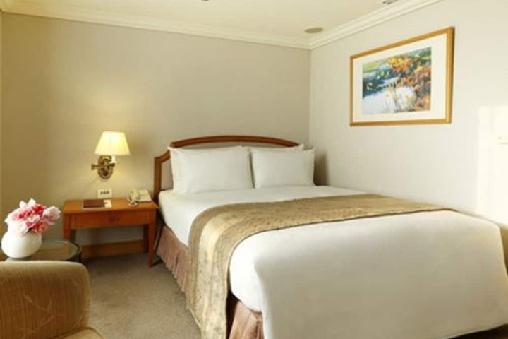Room 21 of 42