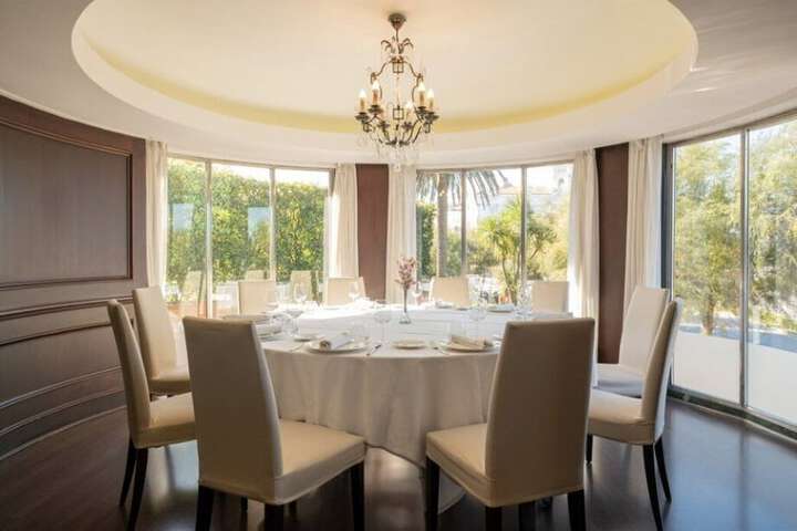Dining 60 of 76