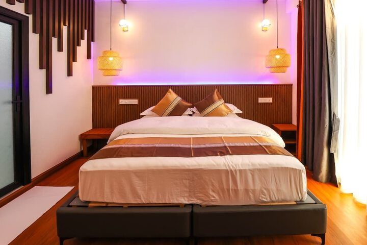 Room 5 of 20