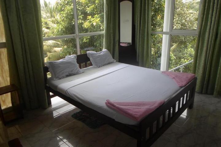 Room 2 of 5