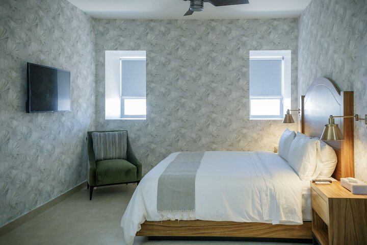 Room 6 of 67