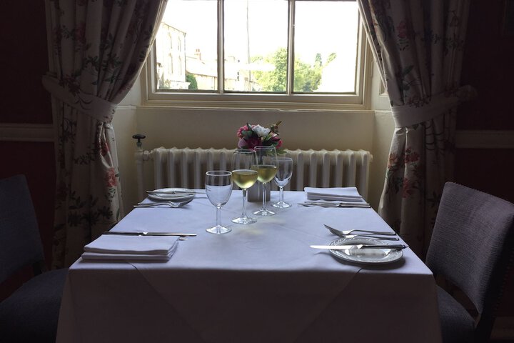 Dining 30 of 61