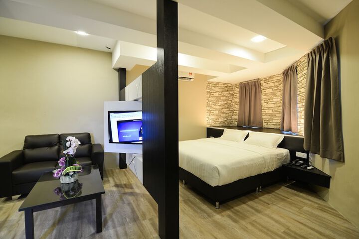 Room 6 of 31