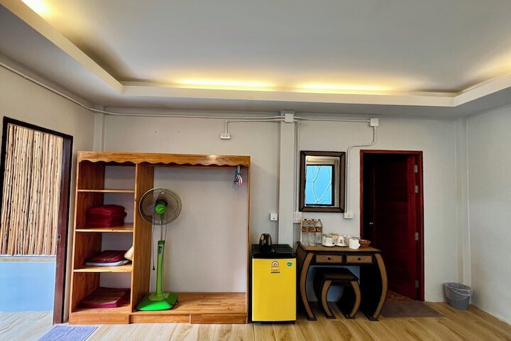Room 17 of 77