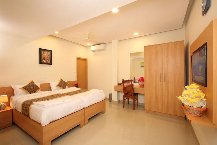 Room 17 of 38