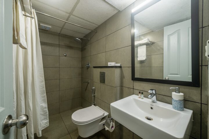Room 16 of 21