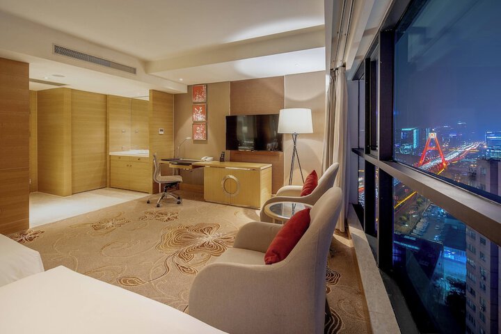 Room 18 of 93