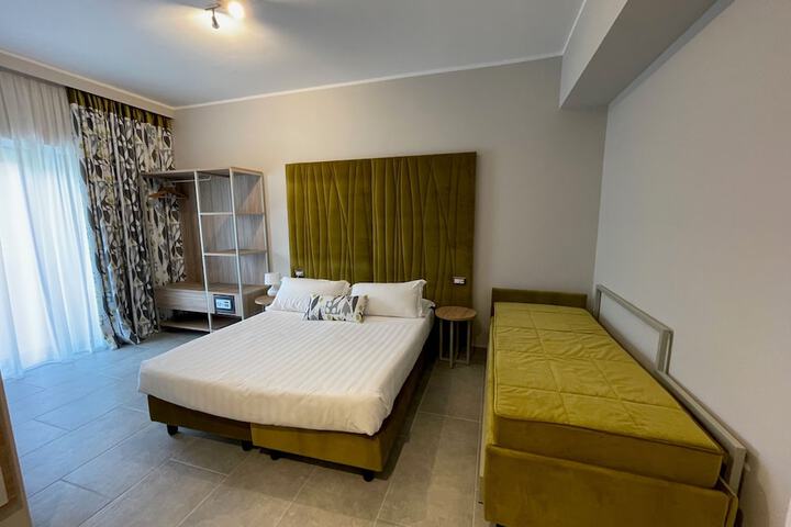 Room 12 of 49