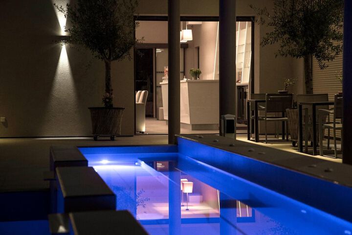 Pool 32 of 51