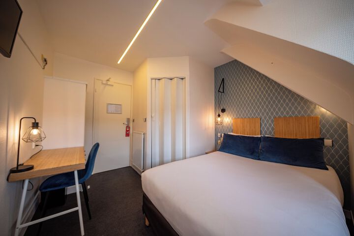 Room 12 of 43