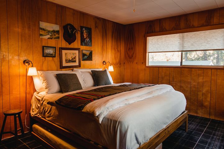 Room 5 of 74