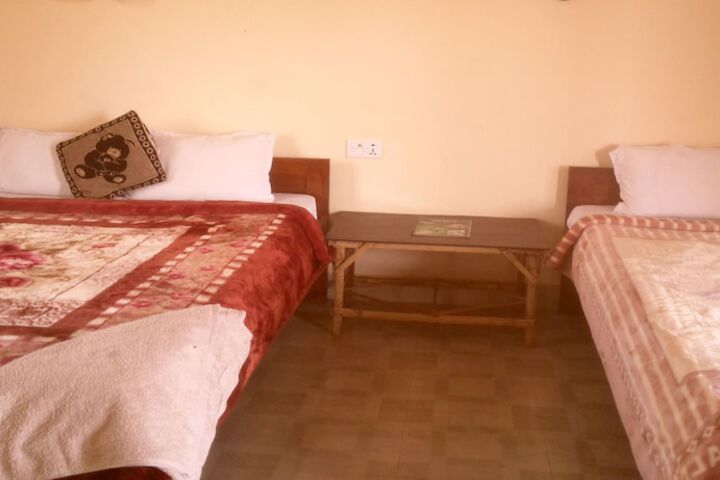 Room 2 of 63