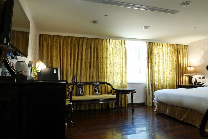 Room 59 of 216