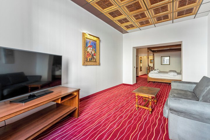Room 63 of 111