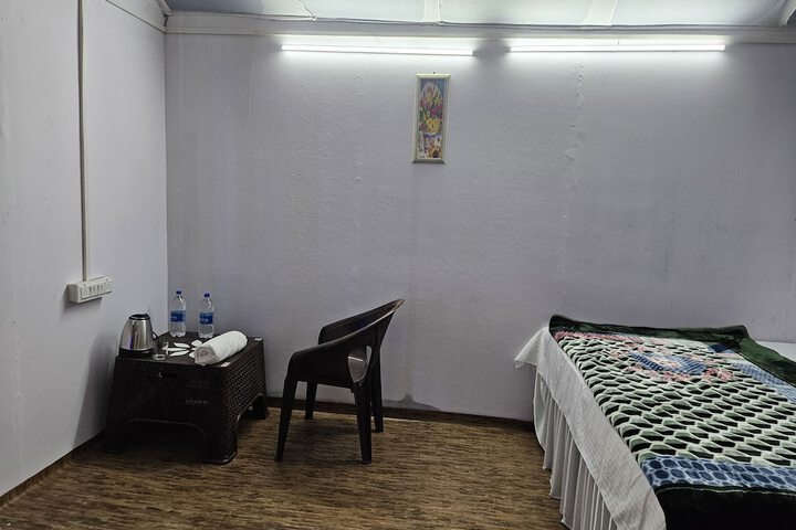 Room 8 of 17