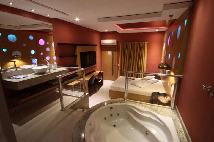 Room 44 of 61