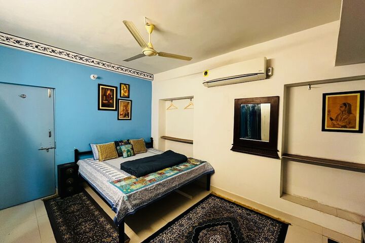 Room 8 of 27