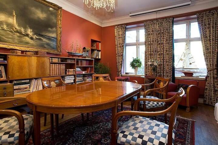 Dining 31 of 51