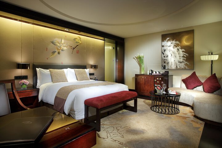 Room 17 of 159