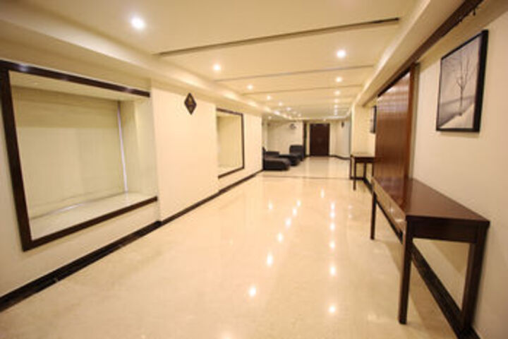 Ballroom/Hall 31 of 45