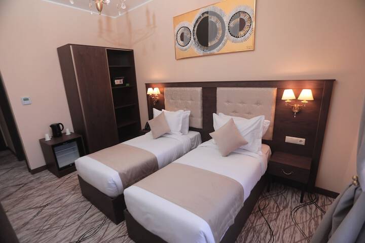 Room 12 of 24