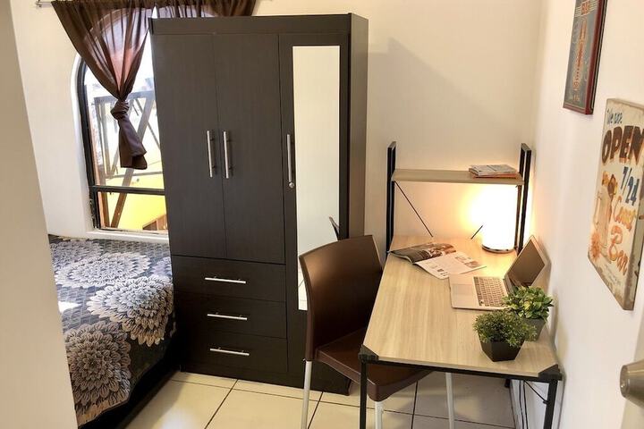 Room 5 of 18