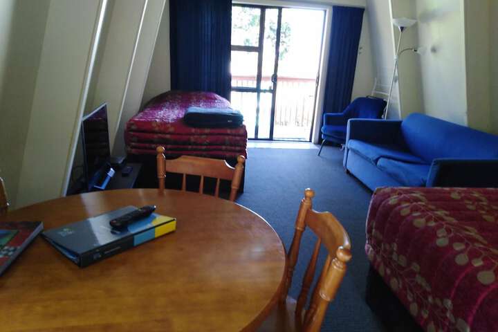 Room 6 of 96