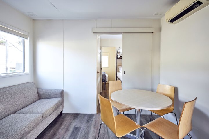 Room 17 of 46