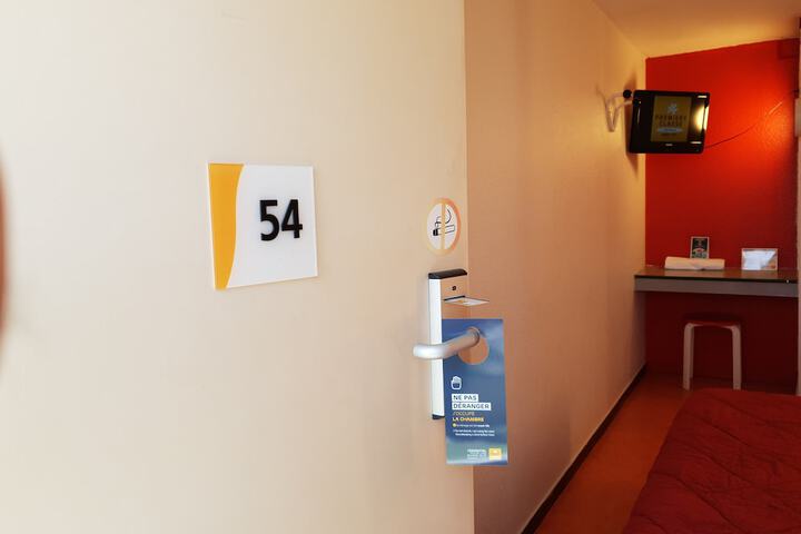 Room 4 of 30