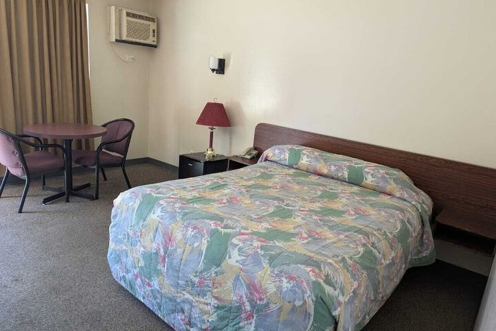 Room 3 of 6