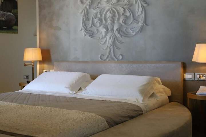 Room 8 of 44