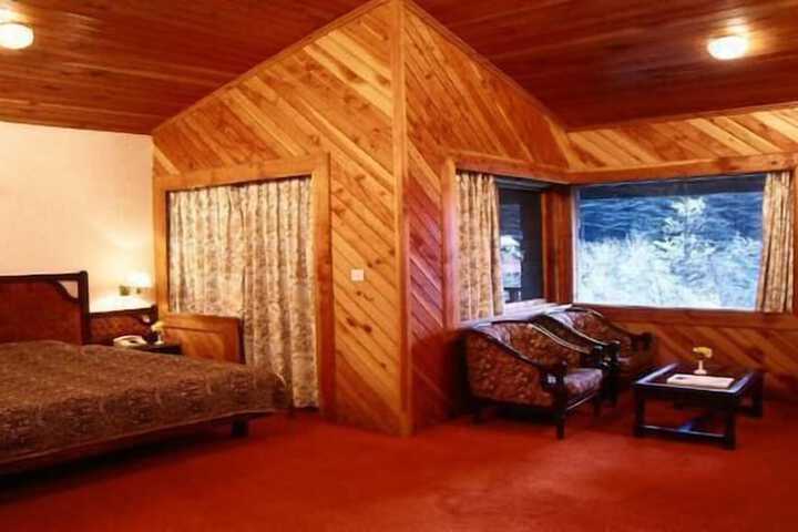 Room 6 of 24