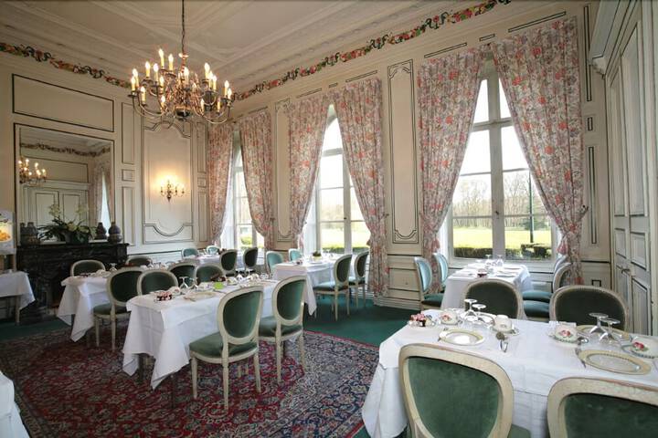 Dining Photos