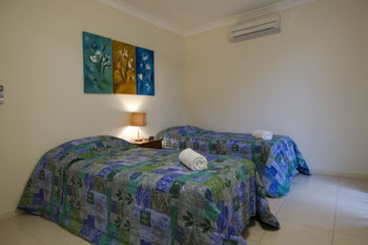 Room 13 of 25