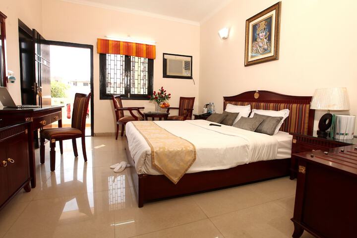 Room 5 of 37