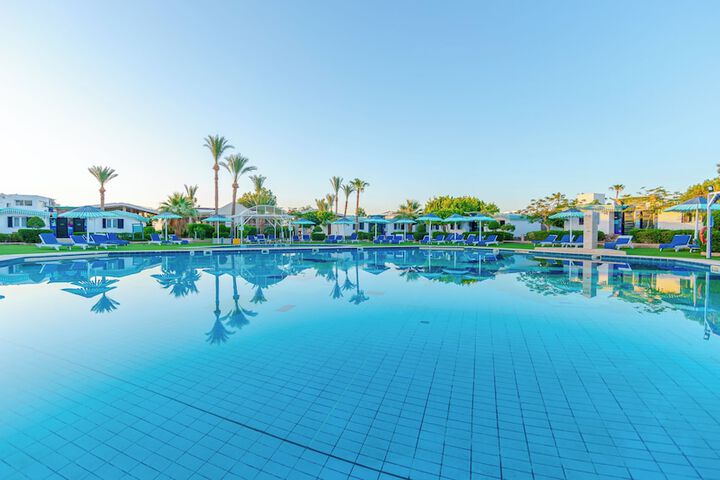 Pool Hotel