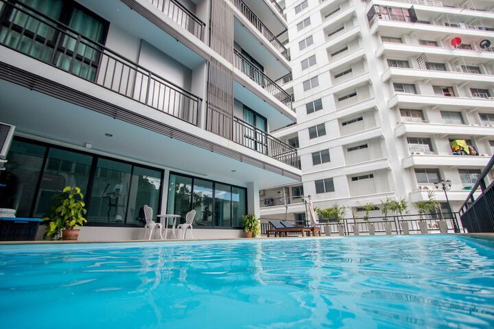 Hotel with Pool
