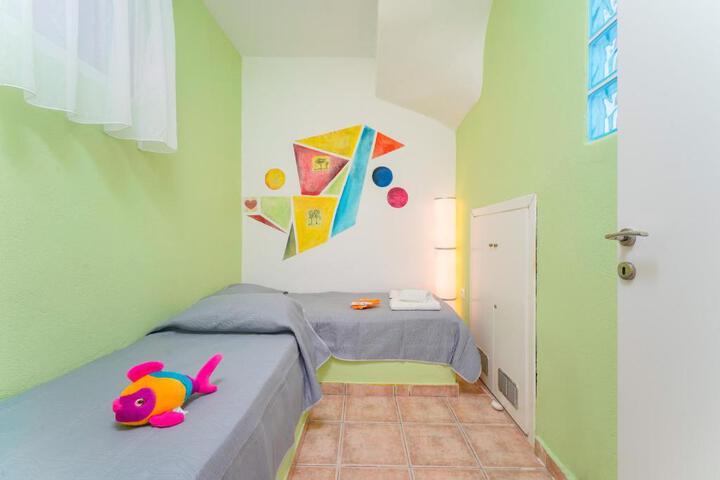 Room 6 of 21