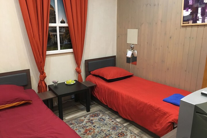 Room 12 of 17