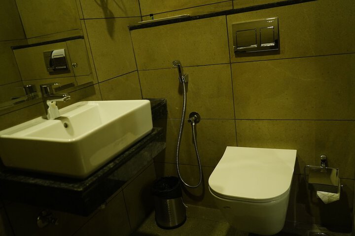 Room 30 of 42